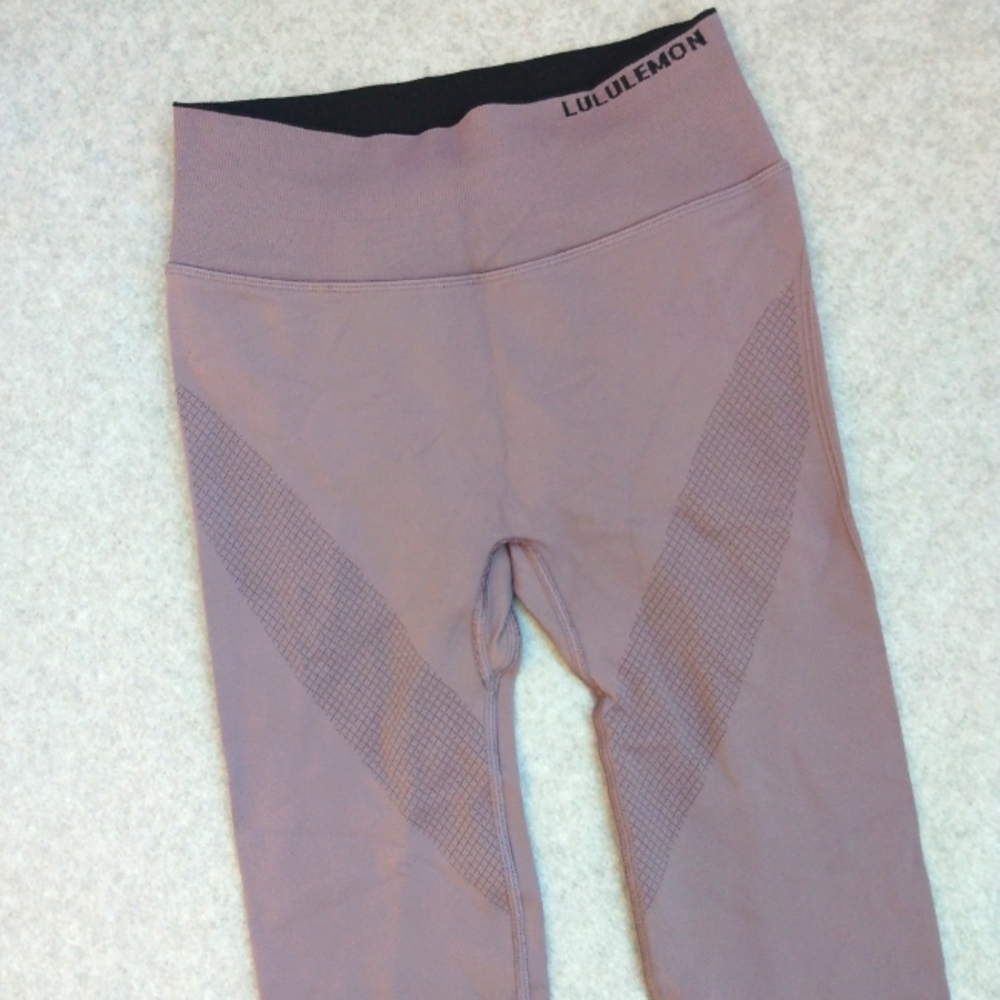 Lululemon leggings size 4 Purple High Rise Tight